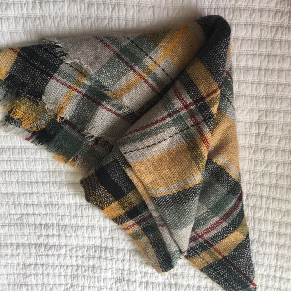 Blanket scarf yellow red green black